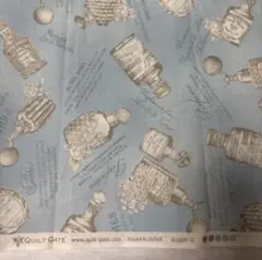 QUILT GATE 香水瓶柄生地 ブルー系 約105㎝