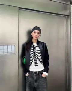 supreme サーマル Hanes骨 XLサイズ - メルカリ