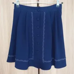 レストローズ　紺色スカートのサムネイル