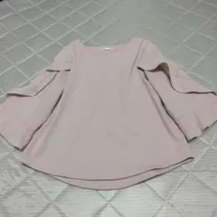 フレアスリーブ 薄いピンク トップス七分袖