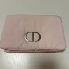 Dior ロゴ入りピンクポーチ