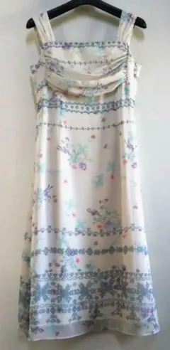シフォンワンピース