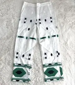 ZARA 刺繍入りホワイトパンツ