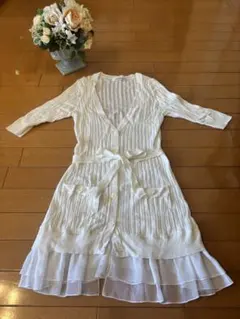 ギャラリービスティー ホワイトリブ編みフリルカーディガン