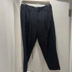（Lui’s）黒 ストレートレッグパンツ ウエストドローストリングのサムネイル