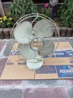 昭和レトロ　扇風機　日立のサムネイル