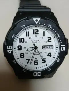 CASIO クォーツ 腕時計 100M防水のサムネイル