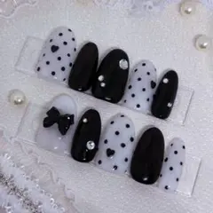 【No.10】ネイルチップ ブラック ハートホロ ドットネイル