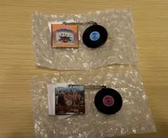BEATLES ダイキャストレコードチャーム2 (2点)
