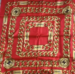 CHANEL 紅色底金色鏈條絲巾