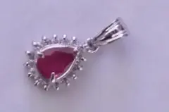ルビー　0.33ct　ペンダントトップ　ダイヤ0.11ct