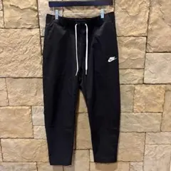 NIKEクラブメンズウーブンテーパードレッグパンツ　L