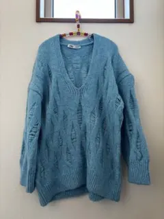ZARA 水色 Vネック ニット 長袖