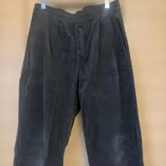 ブラック コーデュロイ ワイドパンツUNIQLO