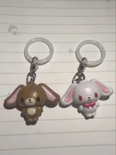 サンリオ　めじるしアクセサリー　シュガーバニーズ　しろうさ　くろうさ　ガチャ
