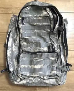 米陸軍Molle2ラージパック フレーム付 実物中古 83L ACU UCP - メルカリ