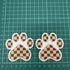 88 新品未使用アイロンワッペン　肉球デザイン ワッペン チェック柄　猫好き