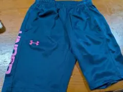 美品Under Armour ネイビー半ズボン150cm子供服 スポーツ　運動着