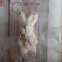 ウサギのストラップ ぬいぐるみ