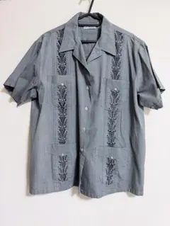 キューバシャツ