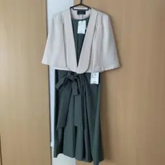 2点セット　オリーブグリーン ノースリーブドレス ベージュジャケット