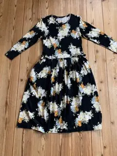 インゲボルグ　花柄　ワンピース