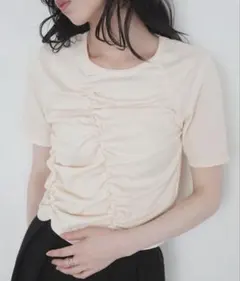 LIAN シャーリングギャザーTシャツのサムネイル