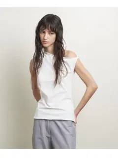 ATTISESSIONツイストショルダー トップスのサムネイル