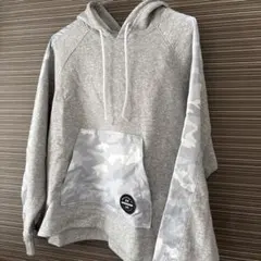 美品Under Armour グレー パーカー LG