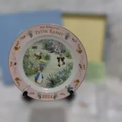 ピーターラビット 2014 イヤーズプレート 飾り皿 箱付き 未使用 皿立て付きのサムネイル