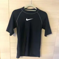 美品Nike ラッシュガード 150サイズ 黒
