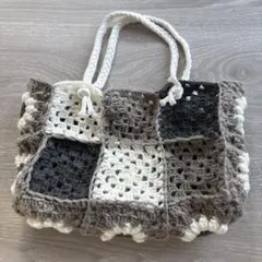 グラニースクエアかぎ針編みトートバッグ
