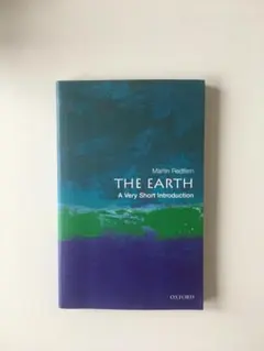 The Earth: A Very Short Introduction 洋書