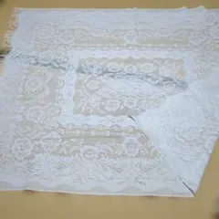 ホワイト花柄レーステーブルクロス