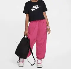 新品　NIKE クロップド Tシャツ 130cm