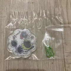 ちいかわ　BANDAI きゃらシャカ　チャーム　アクリルキーホルダー