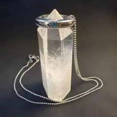 ブルーとシルバーのネックレス