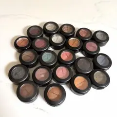 m*a様 MAC アイシャドウ 22個セット