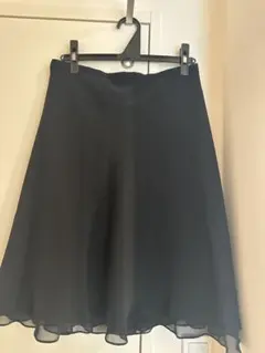 AKRIS シルク黒スカートのサムネイル