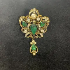 ヴィンテージ グリーンストーン＆パール調 バロック風ブローチ