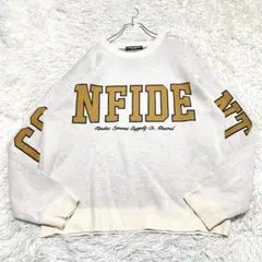 ベージュ ニット