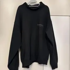 ESSENTIALS ブラック クルーネックスウェット