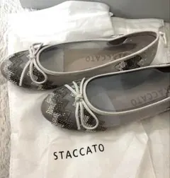 新品★STACCATO ビジューフラットシューズ　22.0のサムネイル