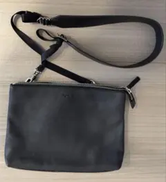 agnes b. 牛革 ショルダーバッグ ブラックのサムネイル