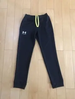 Under Armour 黒 長ズボン TL
