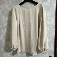 BEAMS LIGHTS ベージュ 長袖 ブラウス レース袖 バックボタンのサムネイル