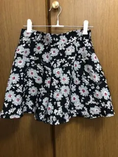 美品　ピンクラテ　花柄 キュロット スカート　140