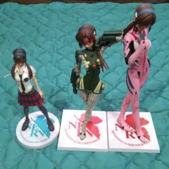 エヴァンゲリオンのマリのフィギュア3体まとめ売りです。