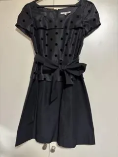 黒ドット柄ひざ丈ワンピース 36