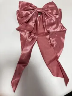 サテンピンク大判リボンヘアアクセサリー バレッタ式